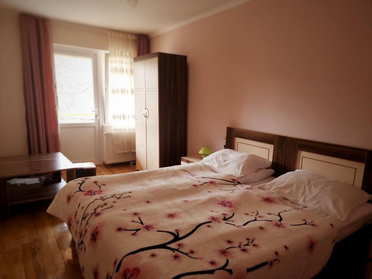 Girgola Bed & Breakfast Mestia Luaran gambar