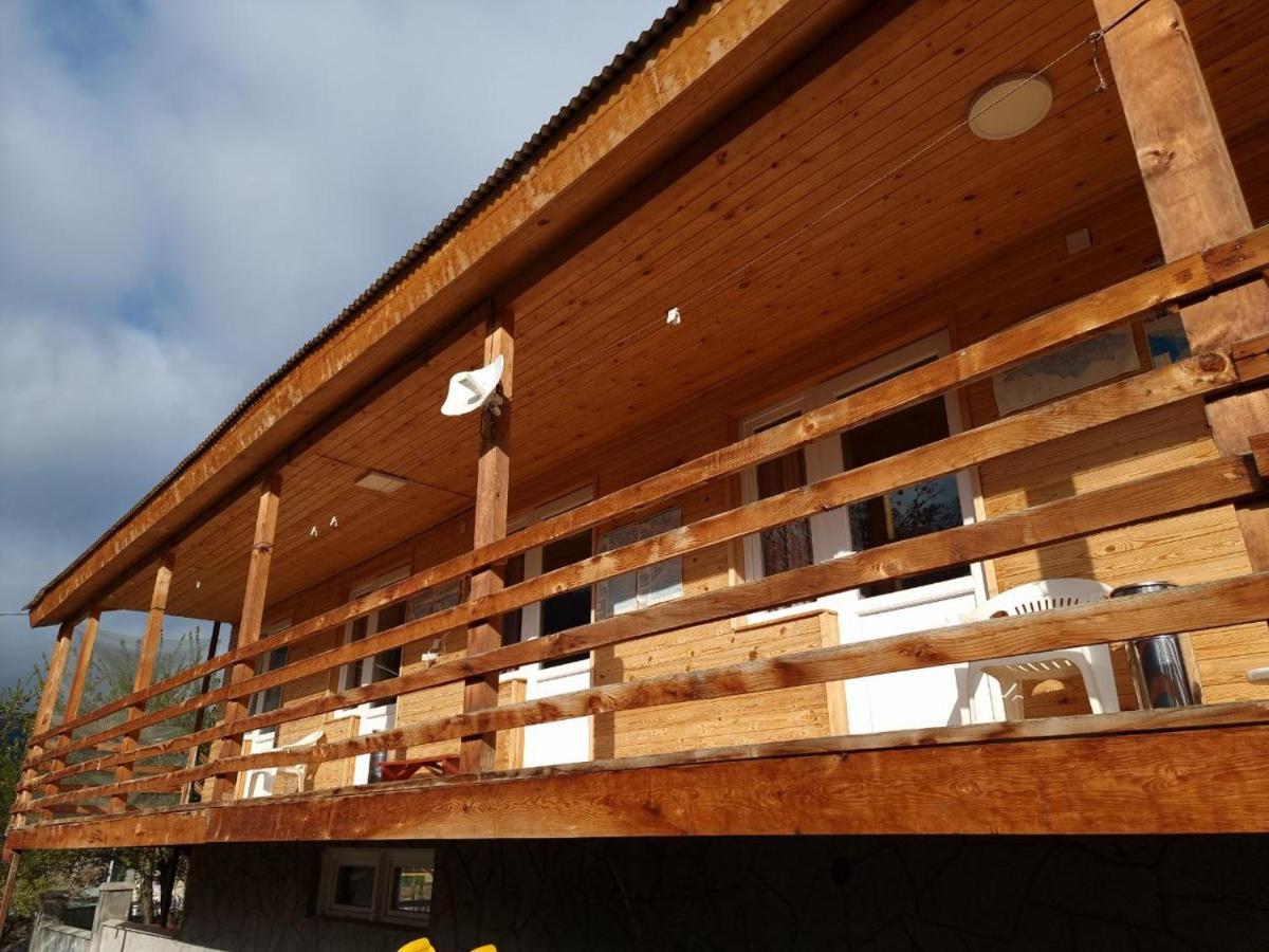 Girgola Bed & Breakfast Mestia Luaran gambar