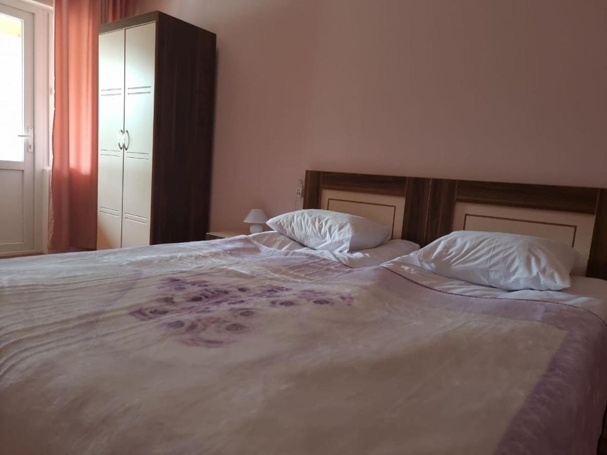 Girgola Bed & Breakfast Mestia Luaran gambar
