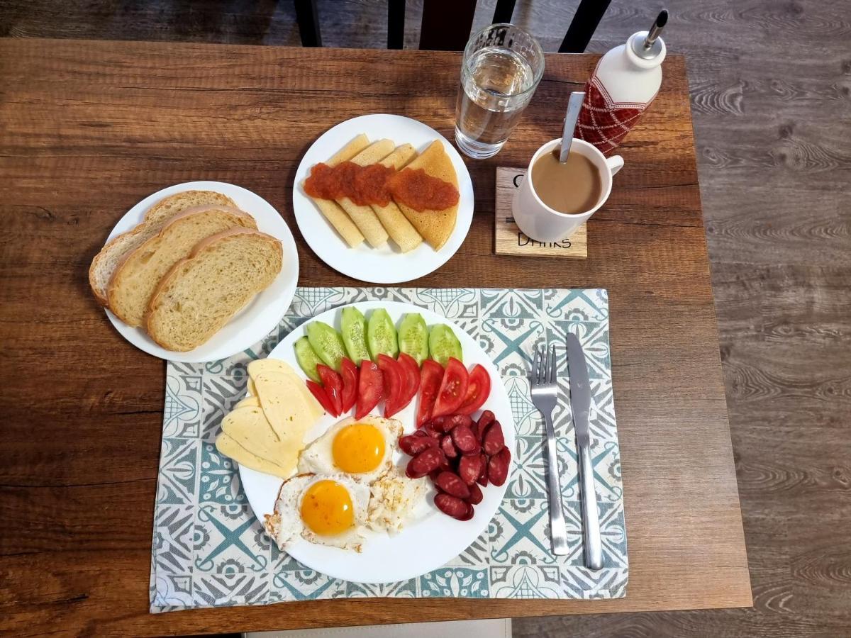 Girgola Bed & Breakfast Mestia Luaran gambar